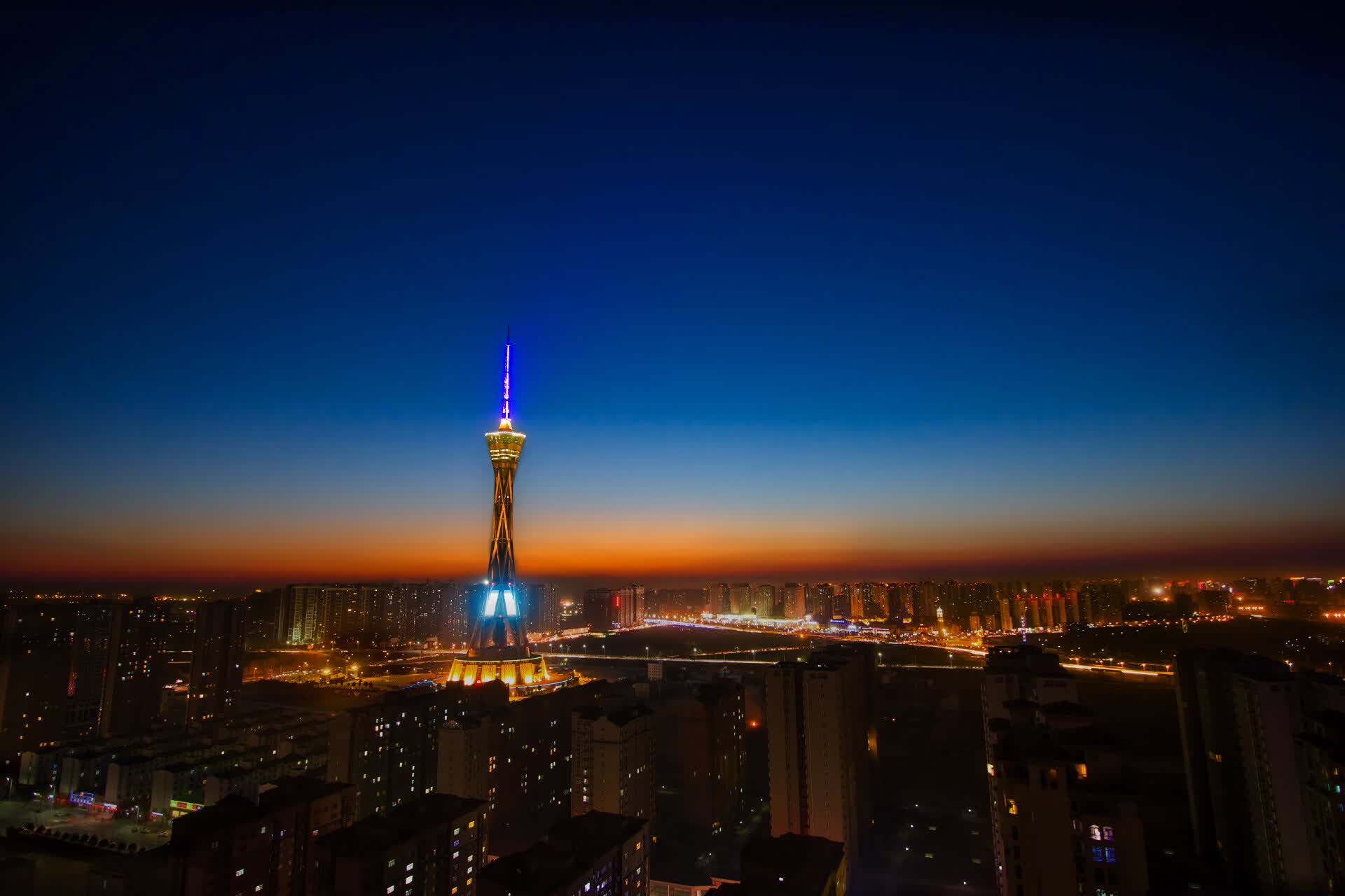 2026 世界杯纪念金币今日全球首发，中国区配额在上线十分钟内被抢购一空。